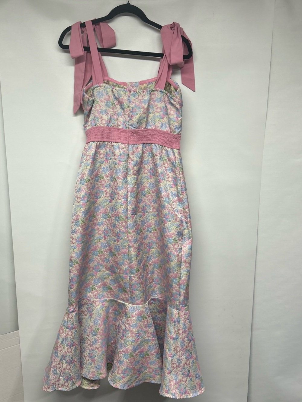 Pastel Pink Floral Midi Dress with Tie-Shoulder Straps - Picture 3 of 4